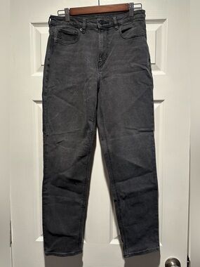 American Eagle Outfitters Women’s Black Denim Mom Jeans